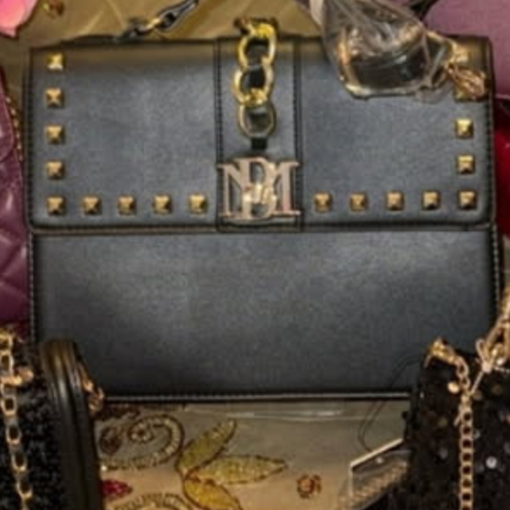 LIVE PURSE PARTY UNLISTED